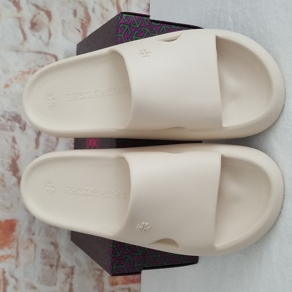 New Tory Burch Shower Slides - Picture 8 of 9